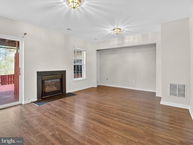 Building Photo - 3844 Koval Ln