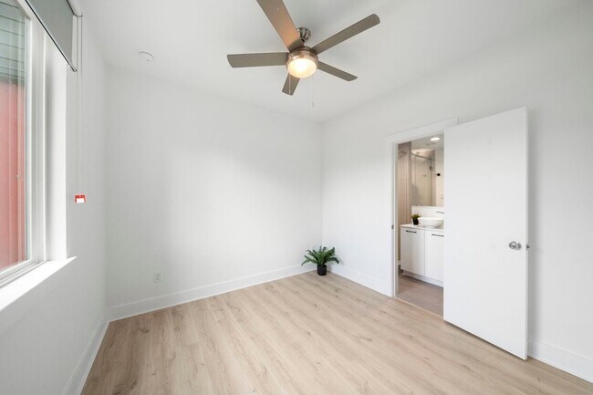 Building Photo - 1512 Barbee St