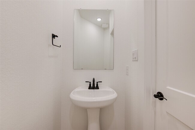 Building Photo - 1419 Shaded Rock Dr