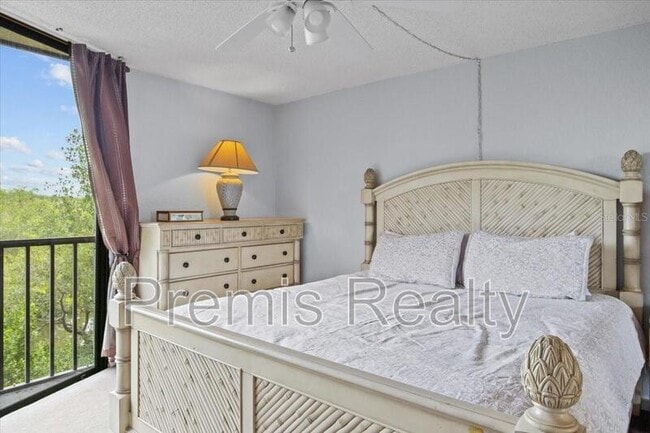 Building Photo - 900 Cove Cay Dr