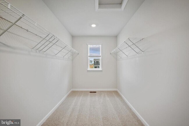 Building Photo - 116 Woodford Dr