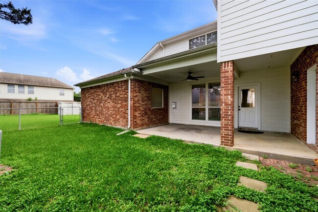 Building Photo - 3711 Slocom Dr