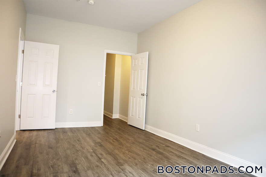 Building Photo - 26 Portland St