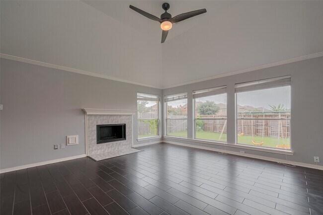 Building Photo - 311 N Esplanade Ln