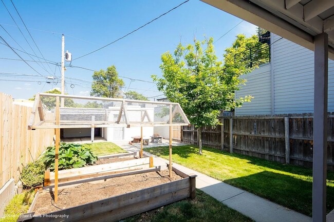 Building Photo - Historic Highlands Gem: Modern Comforts in a Sought-After Neighborhood!