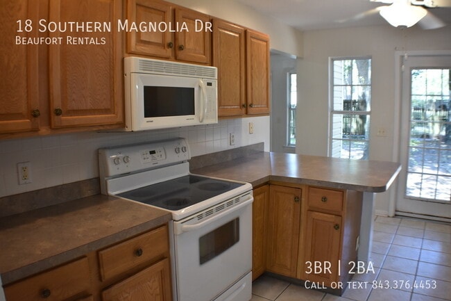 Building Photo - 18 Southern Magnolia Dr