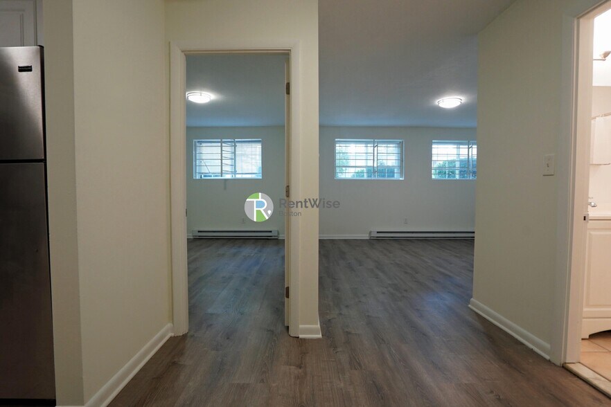 Building Photo - 11 Embassy Rd