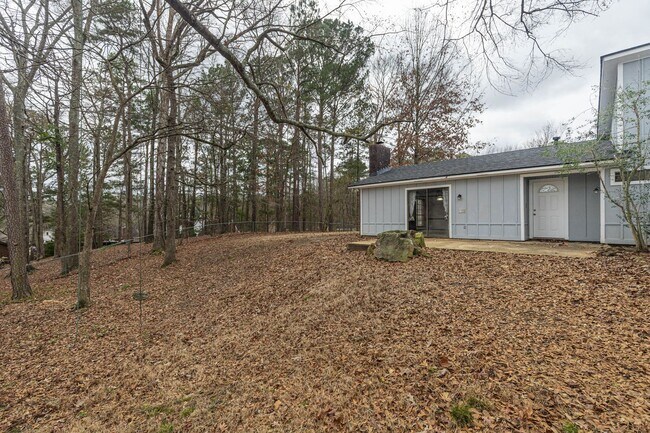 Building Photo - 575 Bradford Dr