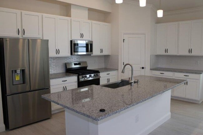 Building Photo - BRAND NEW 3 BEDROOM SINGLE FAMILY HOME IN ...