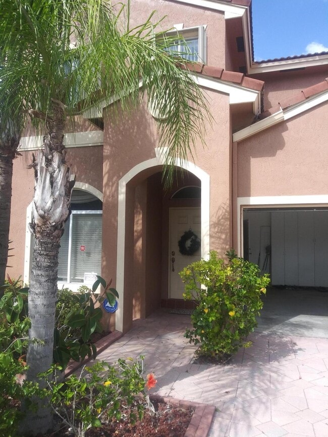 Building Photo - 4015 Banyan Trails Dr