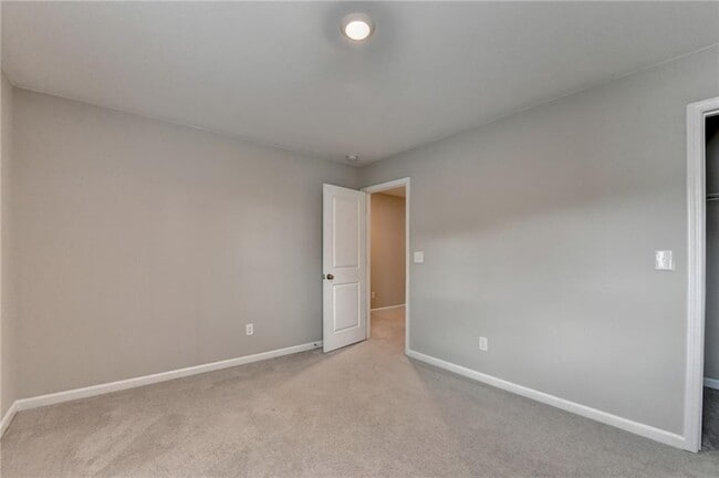 Building Photo - 4335 Magpie Dr