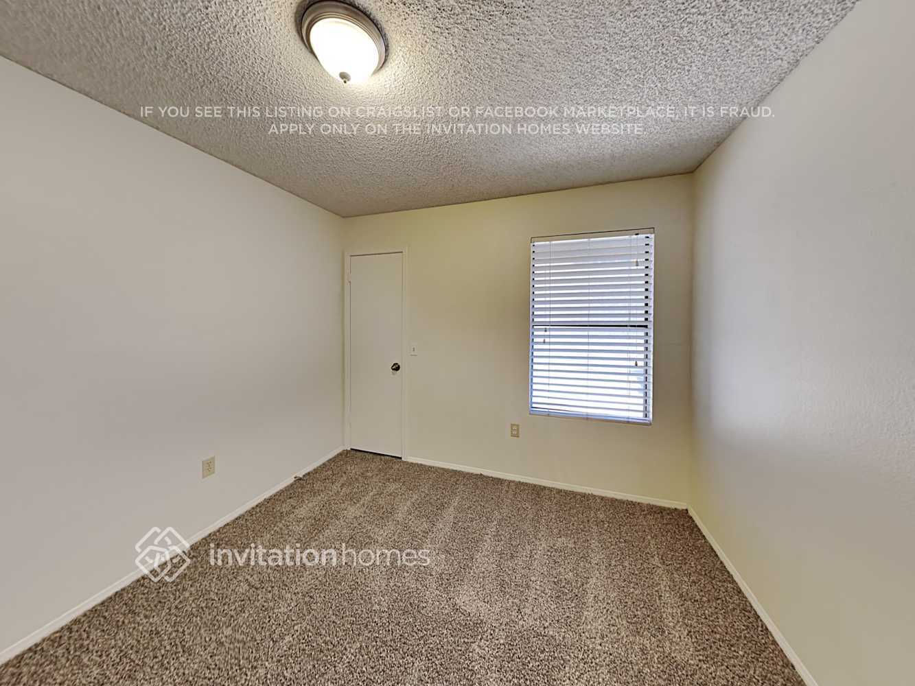 Building Photo - 1545 E Laurel Ave
