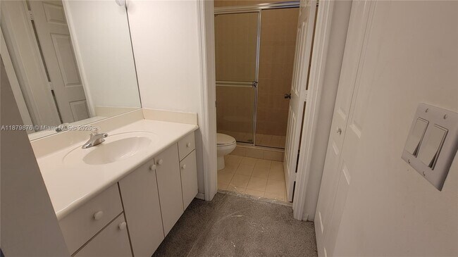 Building Photo - 5010 S Harbor Isles Dr