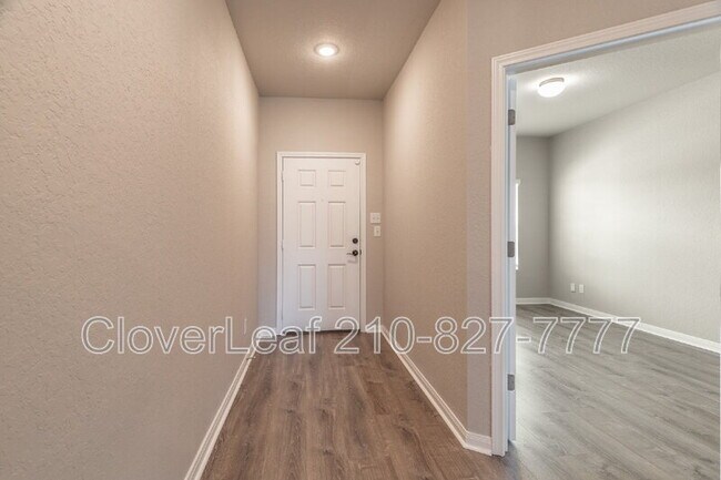 Building Photo - 940 Windflower