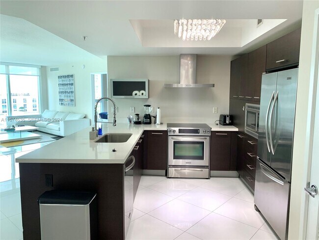 Building Photo - 250 Sunny Isles Blvd