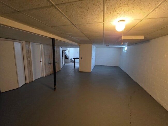 Building Photo - 2732 Sharon Dr