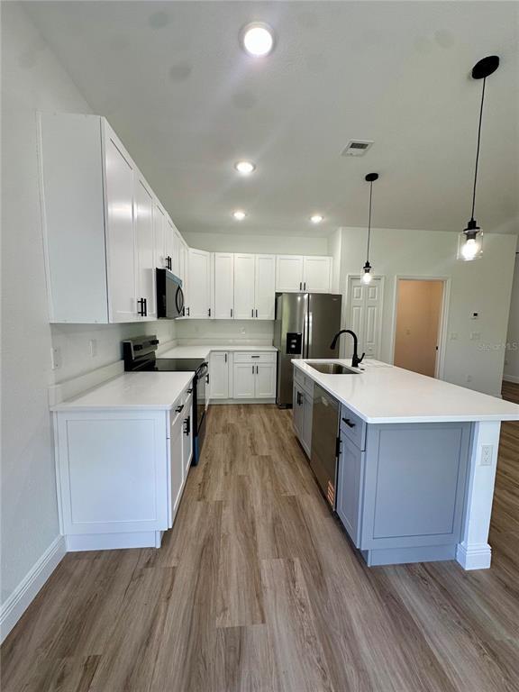 Building Photo - 2572 Grandview Dr