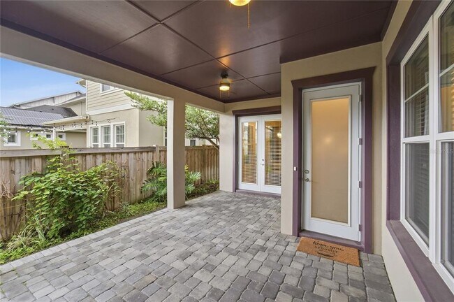 Building Photo - 13833 Behring Ave