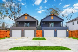 Building Photo - 9318 Sundown Dr