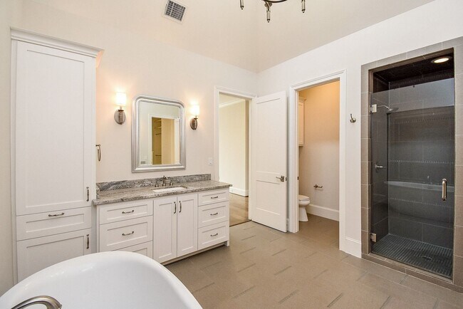 Building Photo - 810 Remington Glade Dr