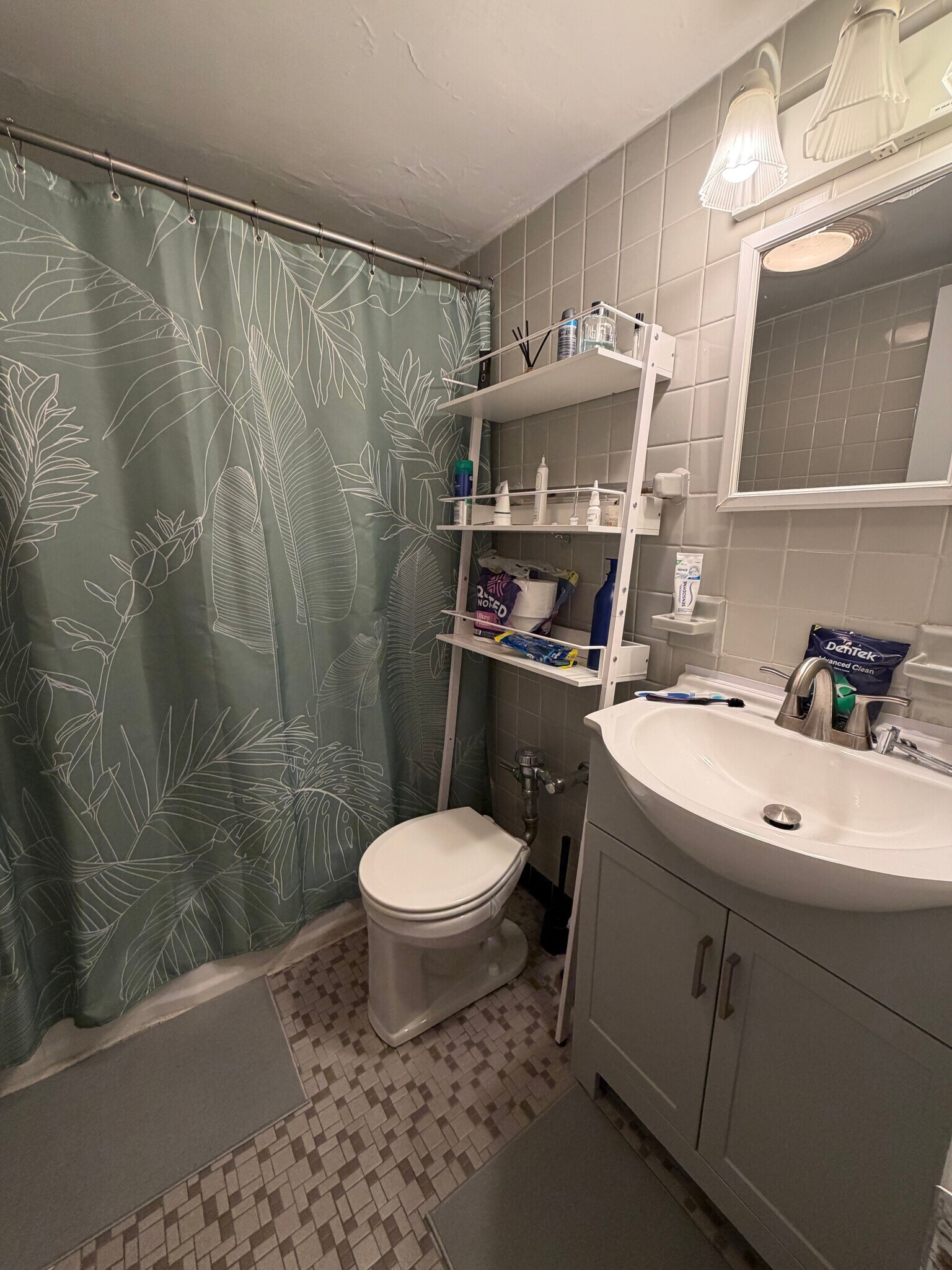 Building Photo - 124 Sutherland Rd