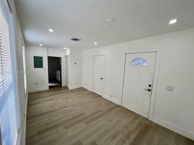 Building Photo - 1800 SW 3rd St