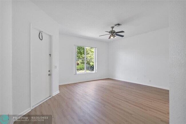 Building Photo - 11517 NW 49th Ct