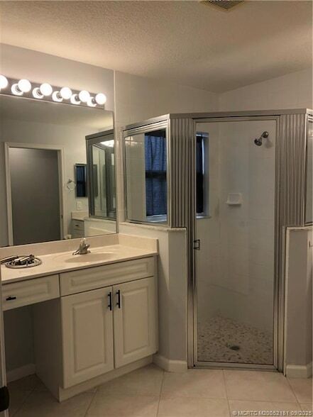 Building Photo - 4567 SE Murray Cove Cir