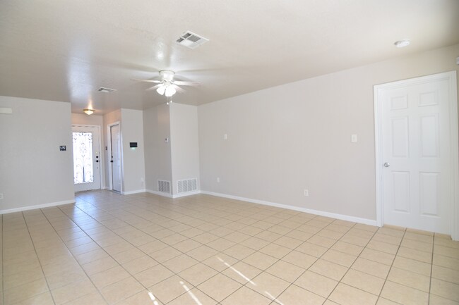 Building Photo - 2509 Saulsbury Dr