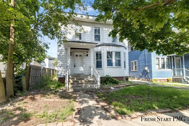 Primary Photo - Charming 5-Bedroom Home in the Heart of Ka...