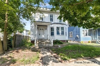 Building Photo - Charming 3-Bedroom Home in the Heart of Ka...