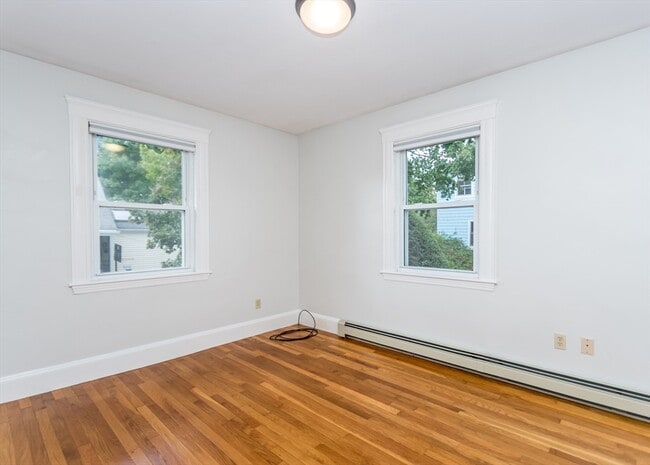 Building Photo - 335 Hillside Ave