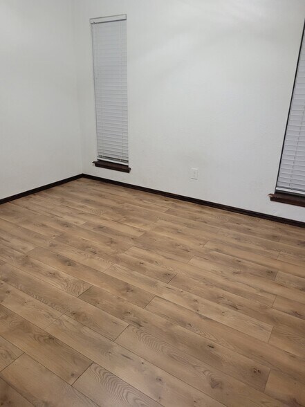 Building Photo - 2423 SW 90th St