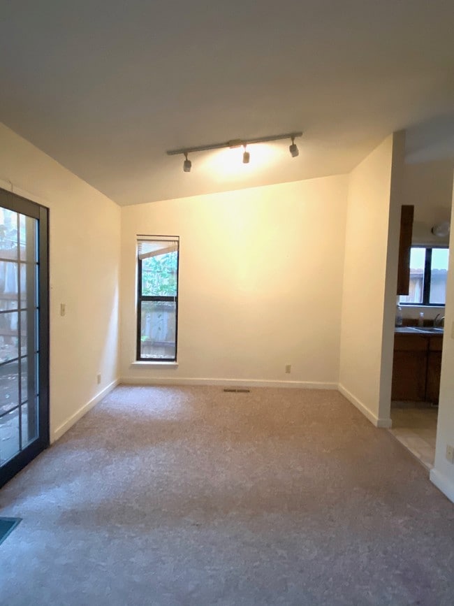 Building Photo - 526 Penstock Dr