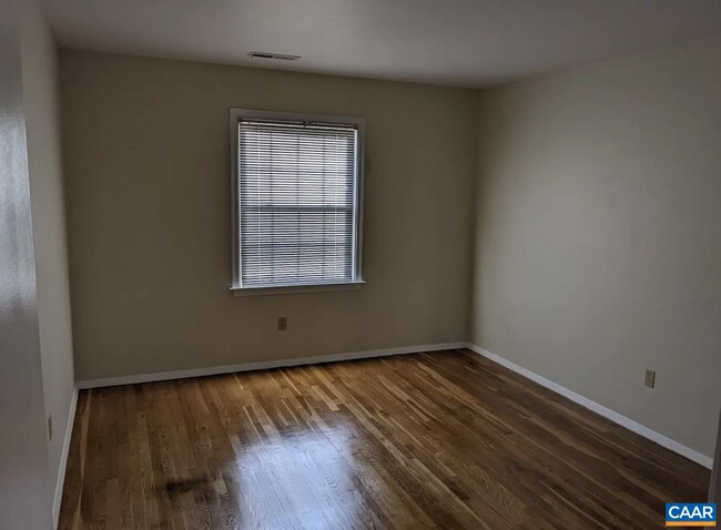 Building Photo - 144 Hessian Hills Cir
