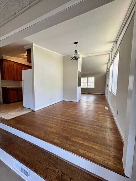 Building Photo - East Glenn Property