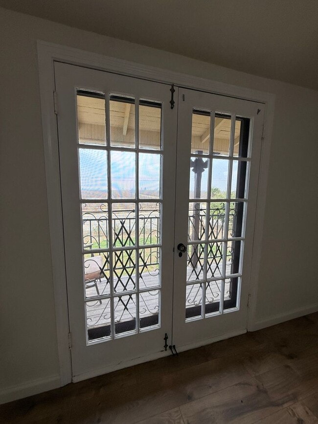 Building Photo - Country Home.  3 Bed 2 Bath