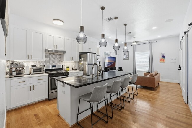 Building Photo - 1401 Sydnor St