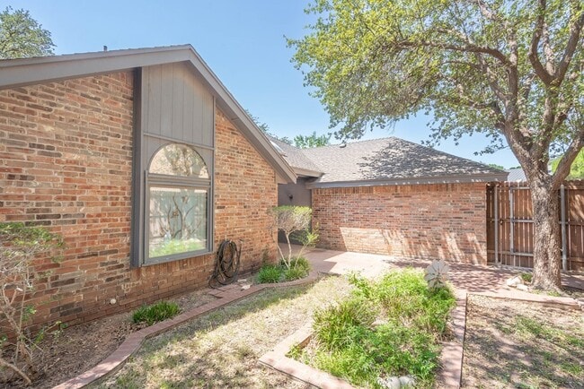 Building Photo - 103 Chukar Run