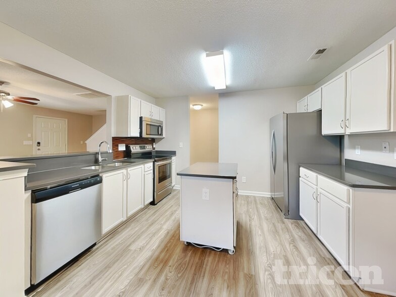 Building Photo - 186 English Hills Dr