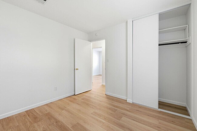 Building Photo - Spacious 4-bedroom 2-Bath in Desirable Area in Walnut Creek!