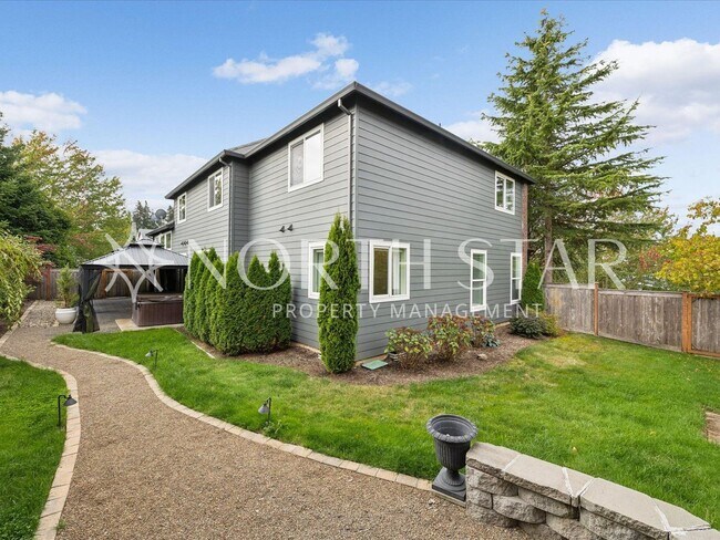 Building Photo - Tuscan Hills Traditional in Happy Valley