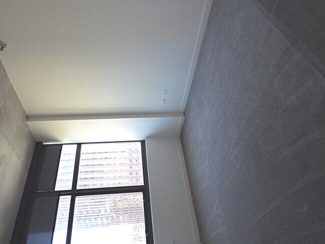 Building Photo - 235 W Van Buren St
