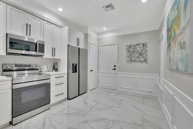 Building Photo - 5469 Grand Park Pl