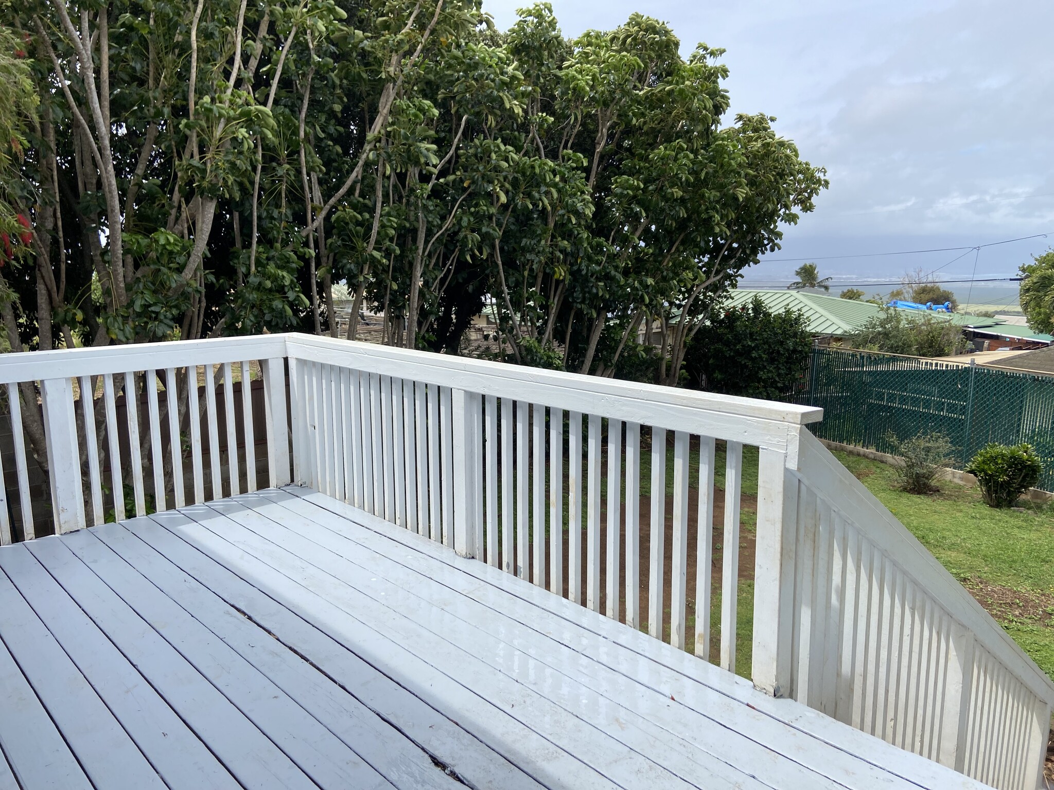 Large outdoor deck leads to big fenced back yard - 2842 Old Haleakala Hwy