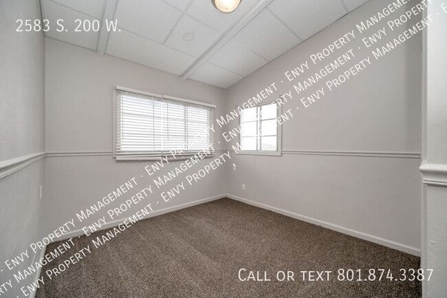 Building Photo - 2583 S 200 W