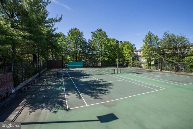 Building Photo - Condo at The Chase in Downtown Bethesda!  Pool, Balcony & Next to Metro!