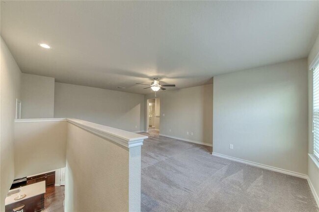 Building Photo - 173 Flexus Ln