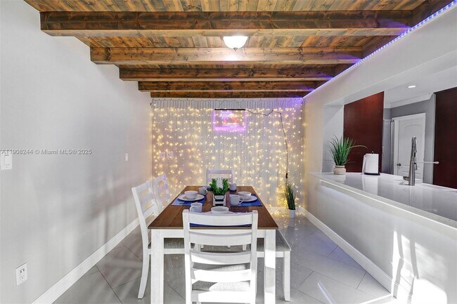 Building Photo - 1804 SW 102nd Ct