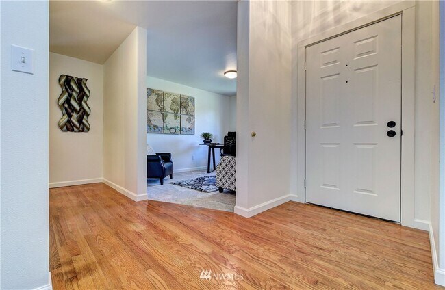 Building Photo - 14319 NE 84th Ct